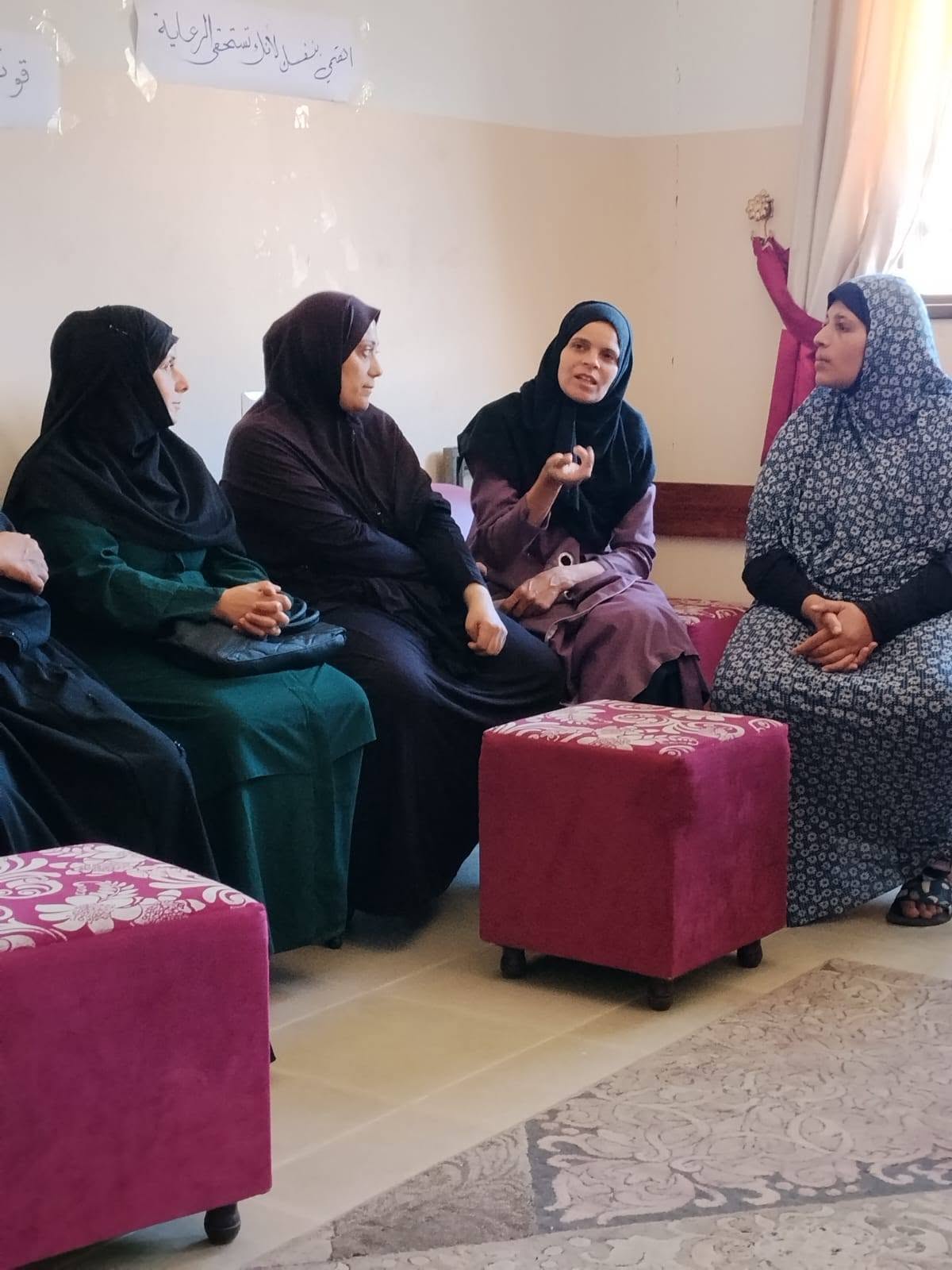 نادي الأقصى الرياضي ينظم ورشة توعوية حول الكشف المبكر عن سرطان الثدي ضمن حملة "أكتوبر الوردي"
